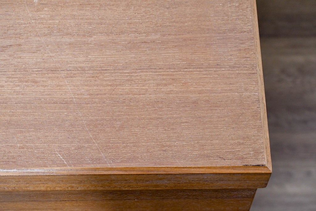 和製ヴィンテージ　前板無垢材の良品!　チーク材　書類を立てて収納できる仕切り付きのキャスターデスクワゴン　(R-086327)