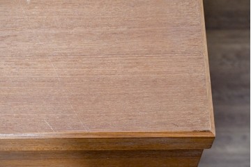 和製ヴィンテージ　前板無垢材の良品!　チーク材　書類を立てて収納できる仕切り付きのキャスターデスクワゴン　(R-086327)