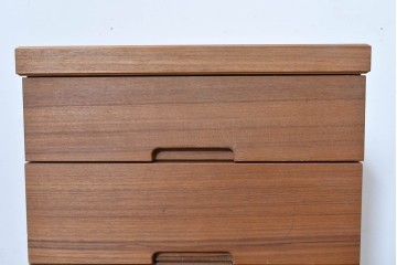 和製ヴィンテージ　前板無垢材の良品!　チーク材　書類を立てて収納できる仕切り付きのキャスターデスクワゴン　(R-086327)