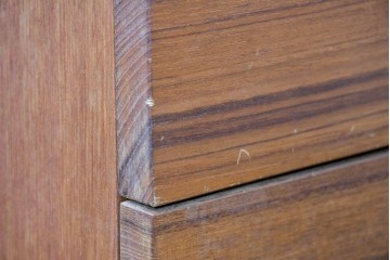 和製ヴィンテージ　前板無垢材の良品!　チーク材　書類を立てて収納できる仕切り付きのキャスターデスクワゴン　(R-086327)