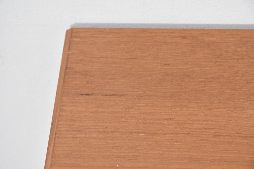 和製ヴィンテージ　前板無垢材の良品!　チーク材　書類を立てて収納できる仕切り付きのキャスターデスクワゴン　(R-086328)