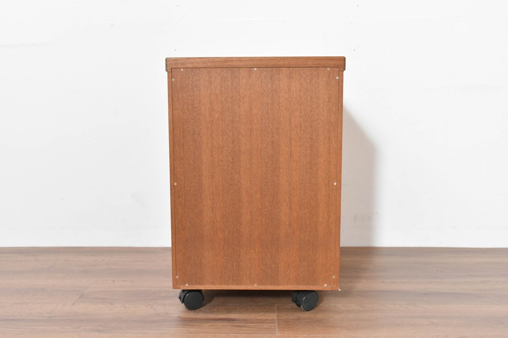 和製ヴィンテージ　前板無垢材の良品!　チーク材　書類を立てて収納できる仕切り付きのキャスターデスクワゴン　(R-086328)