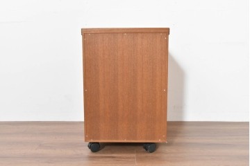 和製ヴィンテージ　前板無垢材の良品!　チーク材　書類を立てて収納できる仕切り付きのキャスターデスクワゴン　(R-086328)