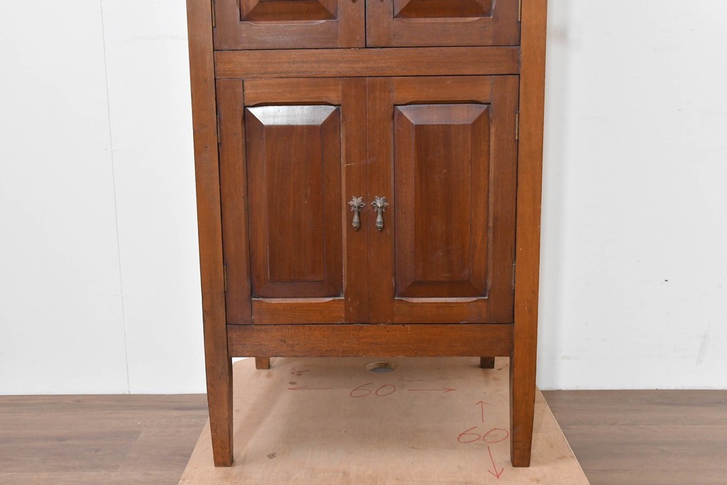 イギリスアンティーク　サウンドグリルの木目が美しい扉収納付きのフロア型蓄音機　(R-086329)