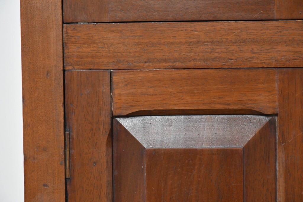 イギリスアンティーク　サウンドグリルの木目が美しい扉収納付きのフロア型蓄音機　(R-086329)