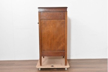 イギリスアンティーク　サウンドグリルの木目が美しい扉収納付きのフロア型蓄音機　(R-086329)