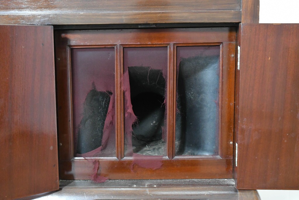 イギリスアンティーク　COLUMBIA GRAFONOLA(コロンビア・グラフォノーラ)　クラシカルな猫脚デザインのフロア型蓄音機　(R-086330)