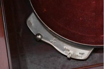 イギリスアンティーク　COLUMBIA GRAFONOLA(コロンビア・グラフォノーラ)　クラシカルな猫脚デザインのフロア型蓄音機　(R-086330)