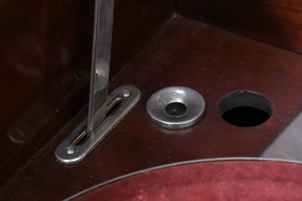 イギリスアンティーク　COLUMBIA GRAFONOLA(コロンビア・グラフォノーラ)　クラシカルな猫脚デザインのフロア型蓄音機　(R-086330)