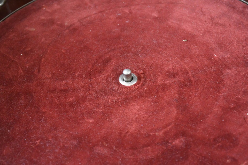 イギリスアンティーク　COLUMBIA GRAFONOLA(コロンビア・グラフォノーラ)　クラシカルな猫脚デザインのフロア型蓄音機　(R-086330)