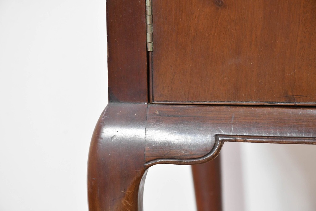 イギリスアンティーク　COLUMBIA GRAFONOLA(コロンビア・グラフォノーラ)　クラシカルな猫脚デザインのフロア型蓄音機　(R-086330)