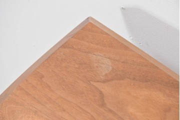 中古　希少な廃番品　柏木工(KASHIWA)　高山ウッドワークス　ウォールナット材　個性的なフレームラインのサイドテーブル　(R-086332)