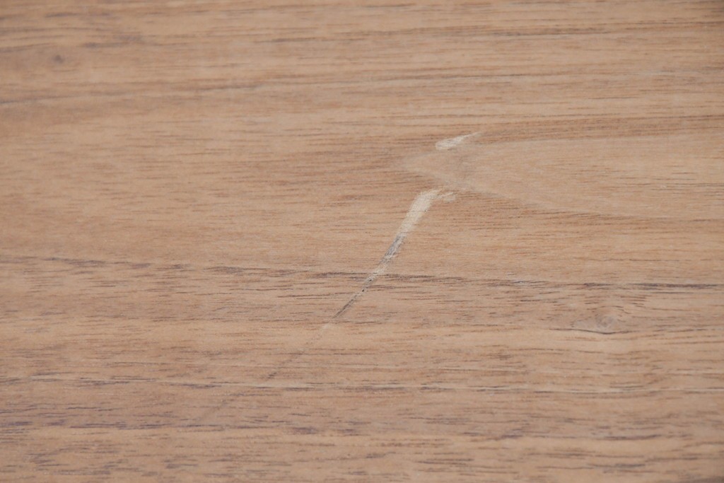 中古　希少な廃番品　柏木工(KASHIWA)　高山ウッドワークス　ウォールナット材　個性的なフレームラインのサイドテーブル　(R-086332)