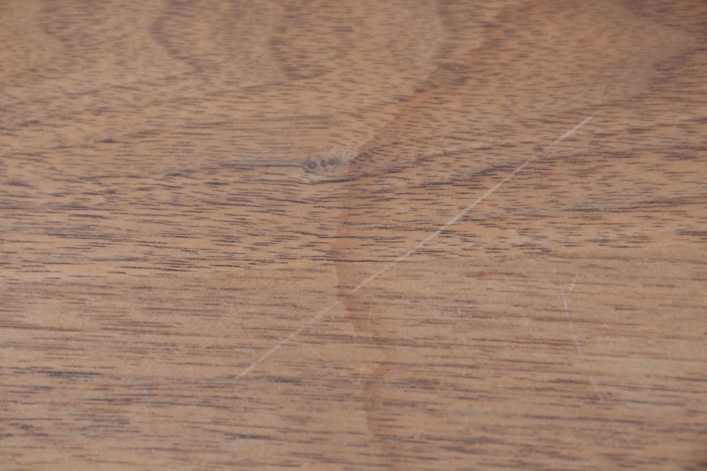 中古　希少な廃番品　柏木工(KASHIWA)　高山ウッドワークス　ウォールナット材　個性的なフレームラインのサイドテーブル　(R-086332)