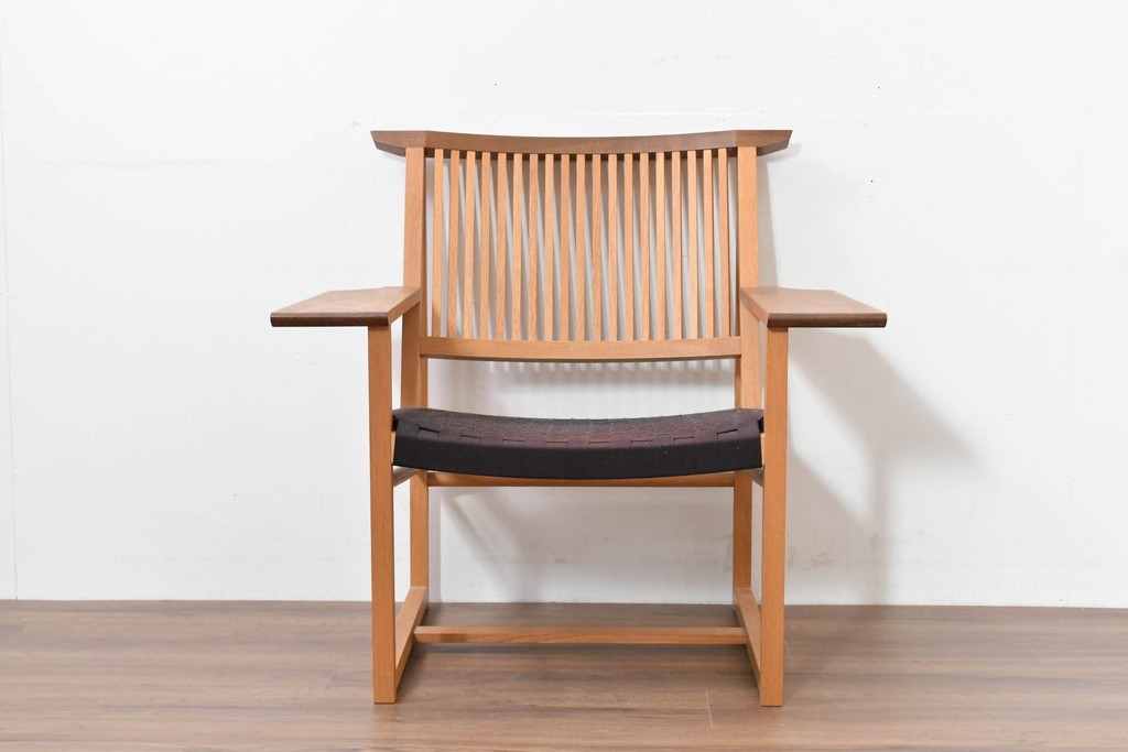 中古　美品　柏木工(KASHIWA)　高山ウッドワークス　ウォールナット材&オーク材　編み込み座面×格子デザインのW560イージーチェア　定価約20万円　(R-086333)