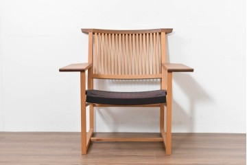 中古　美品　柏木工(KASHIWA)　高山ウッドワークス　ウォールナット材&オーク材　編み込み座面×格子デザインのW560イージーチェア　定価約20万円　(R-086333)