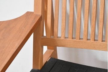 中古　美品　柏木工(KASHIWA)　高山ウッドワークス　ウォールナット材&オーク材　編み込み座面×格子デザインのW560イージーチェア　定価約20万円　(R-086333)