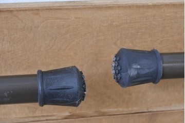 中古　美品　トラックファニチャー(TRUCK FURNITURE)　アルミ脚のシンプルな折り畳みテーブル　(R-086336)