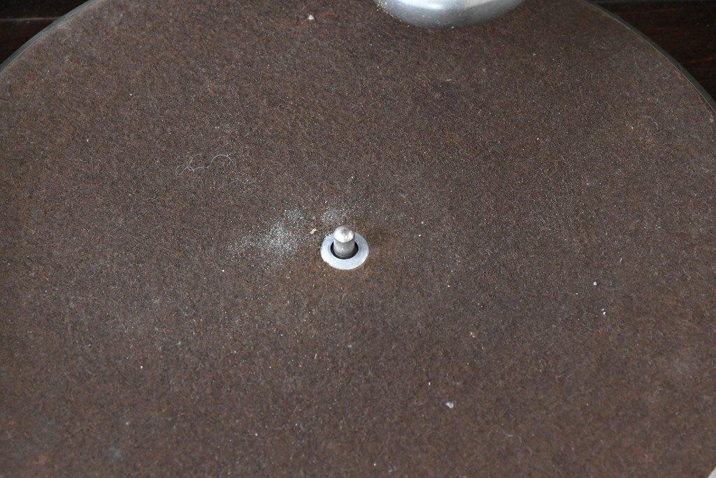 イギリスアンティーク　オーク材　Dulcetto(ダルセット)　蓄音機内蔵のミラーバックサイドボード　(R-086338)