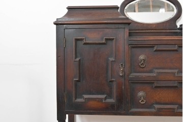 イギリスアンティーク　オーク材　Dulcetto(ダルセット)　蓄音機内蔵のミラーバックサイドボード　(R-086338)