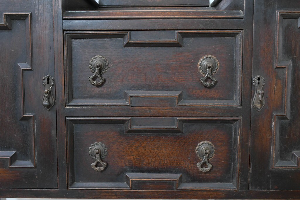 イギリスアンティーク　オーク材　Dulcetto(ダルセット)　蓄音機内蔵のミラーバックサイドボード　(R-086338)