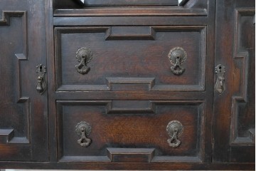 イギリスアンティーク　オーク材　Dulcetto(ダルセット)　蓄音機内蔵のミラーバックサイドボード　(R-086338)