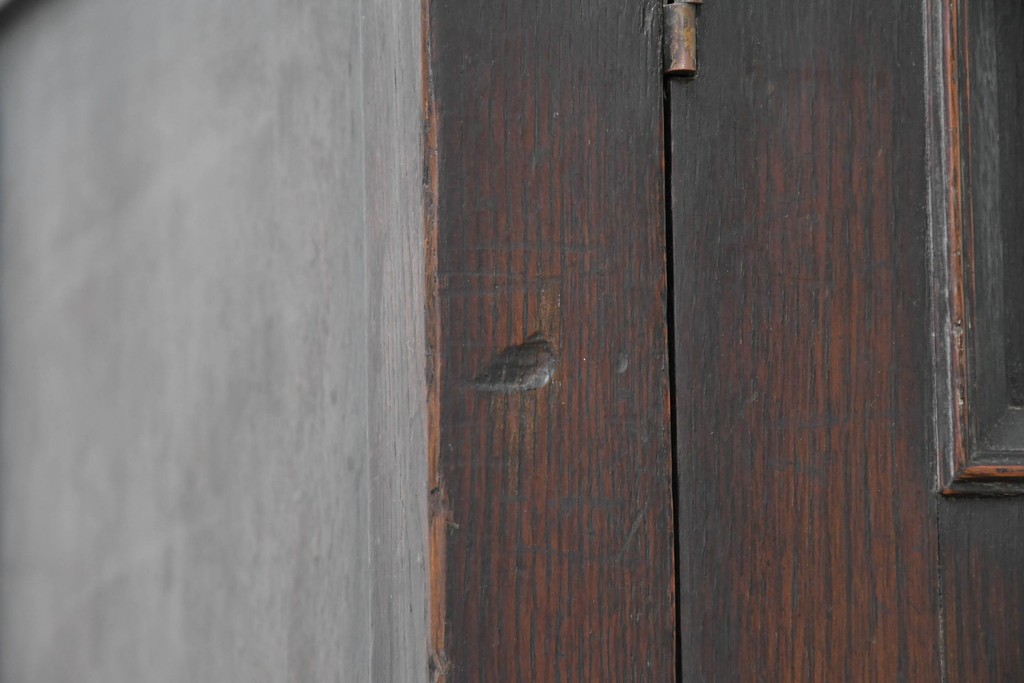 イギリスアンティーク　オーク材　Dulcetto(ダルセット)　蓄音機内蔵のミラーバックサイドボード　(R-086338)