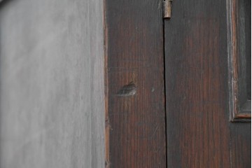 イギリスアンティーク　オーク材　Dulcetto(ダルセット)　蓄音機内蔵のミラーバックサイドボード　(R-086338)