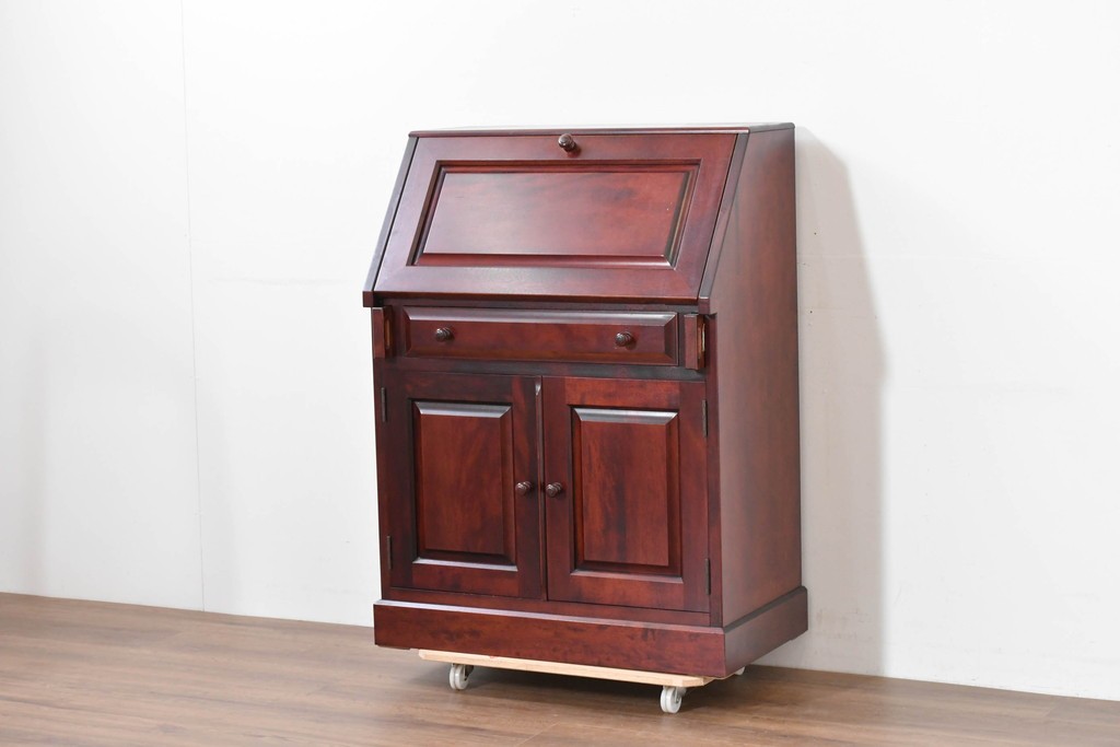 中古　美品　国産職人手作り　樺(カバ)材　深みのある赤褐色の木色が美しいライティングビューロー　(R-086339)