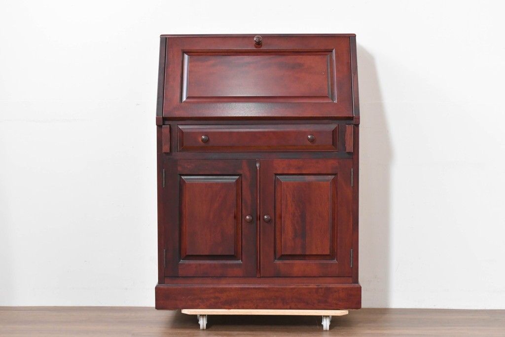 中古　美品　国産職人手作り　樺(カバ)材　深みのある赤褐色の木色が美しいライティングビューロー　(R-086339)