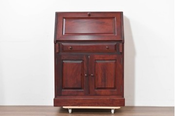 中古　美品　国産職人手作り　樺(カバ)材　深みのある赤褐色の木色が美しいライティングビューロー　(R-086339)