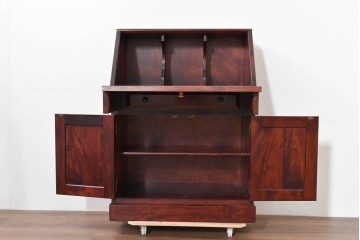 中古　美品　国産職人手作り　樺(カバ)材　深みのある赤褐色の木色が美しいライティングビューロー　(R-086339)