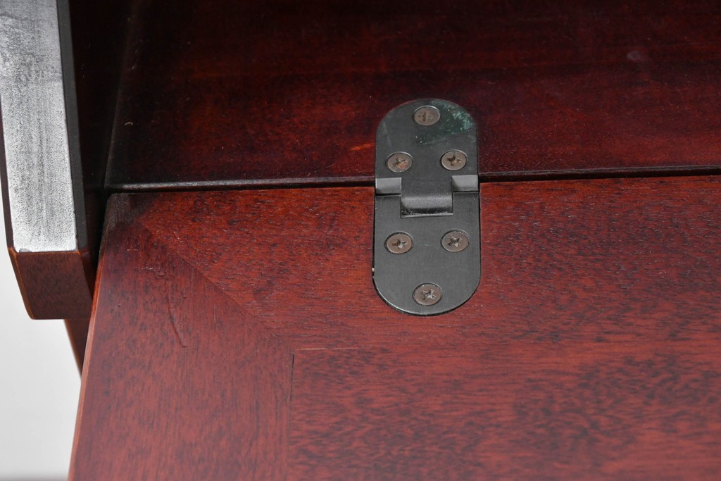 中古　美品　国産職人手作り　樺(カバ)材　深みのある赤褐色の木色が美しいライティングビューロー　(R-086339)