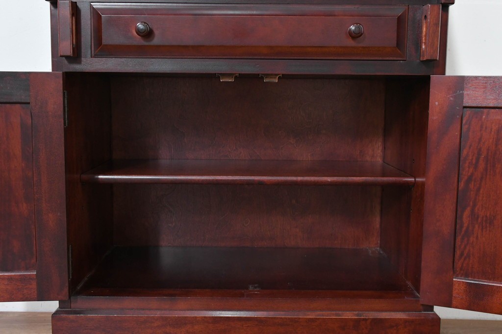 中古　美品　国産職人手作り　樺(カバ)材　深みのある赤褐色の木色が美しいライティングビューロー　(R-086339)