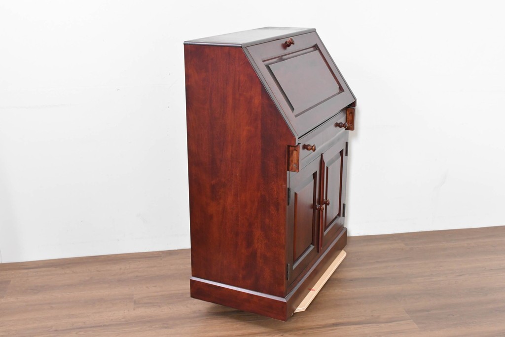 中古　美品　国産職人手作り　樺(カバ)材　深みのある赤褐色の木色が美しいライティングビューロー　(R-086339)