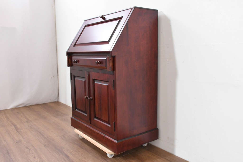 中古　美品　国産職人手作り　樺(カバ)材　深みのある赤褐色の木色が美しいライティングビューロー　(R-086339)