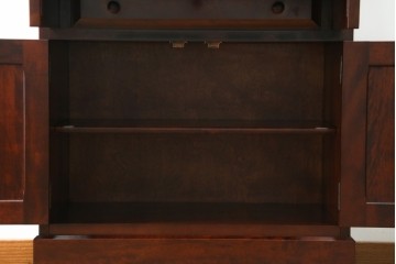 中古　美品　国産職人手作り　樺(カバ)材　深みのある赤褐色の木色が美しいライティングビューロー　(R-086339)
