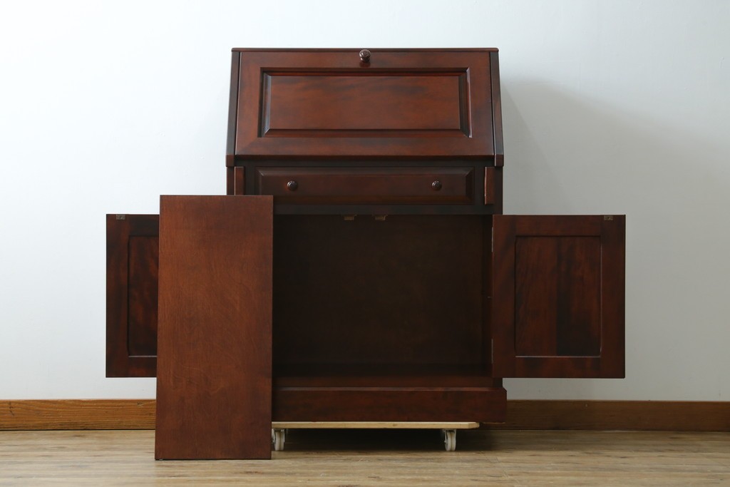 中古　美品　国産職人手作り　樺(カバ)材　深みのある赤褐色の木色が美しいライティングビューロー　(R-086339)