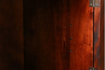 中古　美品　国産職人手作り　樺(カバ)材　深みのある赤褐色の木色が美しいライティングビューロー　(R-086339)