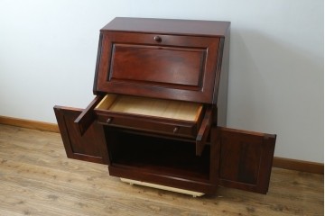 中古　美品　国産職人手作り　樺(カバ)材　深みのある赤褐色の木色が美しいライティングビューロー　(R-086339)