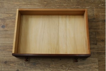 中古　美品　国産職人手作り　樺(カバ)材　深みのある赤褐色の木色が美しいライティングビューロー　(R-086339)