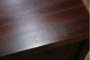 中古　美品　国産職人手作り　樺(カバ)材　深みのある赤褐色の木色が美しいライティングビューロー　(R-086339)