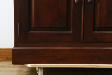 中古　美品　国産職人手作り　樺(カバ)材　深みのある赤褐色の木色が美しいライティングビューロー　(R-086339)