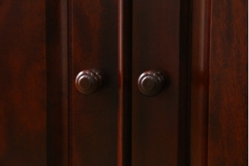 中古　美品　国産職人手作り　樺(カバ)材　深みのある赤褐色の木色が美しいライティングビューロー　(R-086339)
