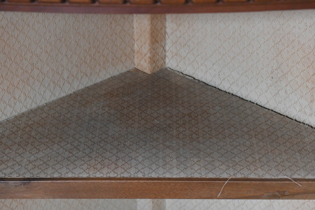 和製アンティーク　上質な作り!!　チーク材　古い洋館のコーナーキャビネット　(R-086340)