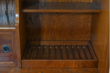 中古　美品　国産職人手作り　欅(ケヤキ)材　力強く美しい木目の茶箪笥　(R-086341)