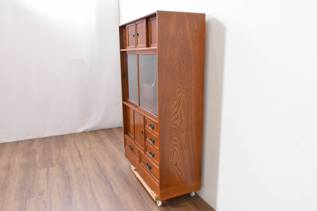 中古　美品　国産職人手作り　欅(ケヤキ)材　力強く美しい木目の茶箪笥　(R-086341)