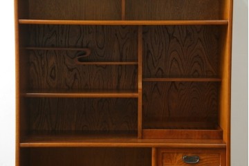 中古　美品　国産職人手作り　欅(ケヤキ)材　力強く美しい木目の茶箪笥　(R-086341)