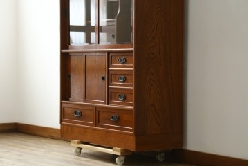 中古　美品　国産職人手作り　欅(ケヤキ)材　力強く美しい木目の茶箪笥　(R-086341)