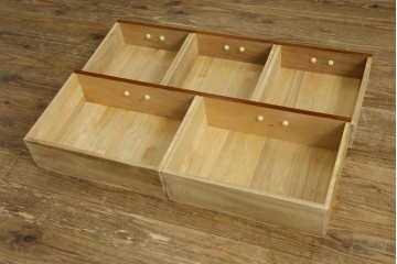 中古　美品　国産職人手作り　欅(ケヤキ)材　力強く美しい木目の茶箪笥　(R-086341)